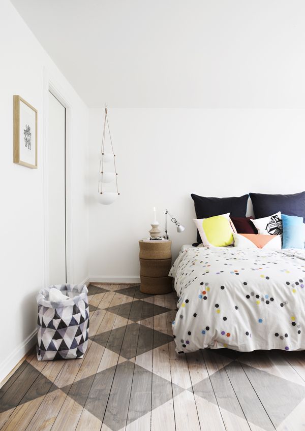 wood floor bedroom design
