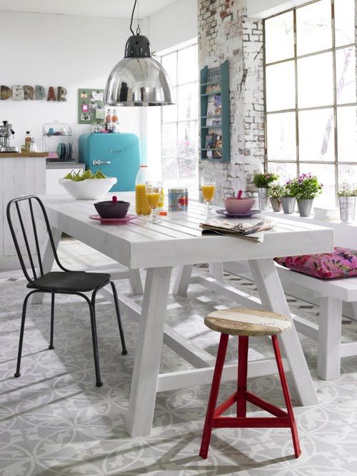 Bright Breakfast Nook Design Inspiration