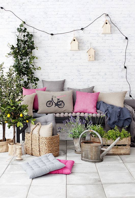 Charming Outdoor Seating Area Design