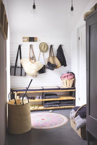 Well Organized Entry Way Design