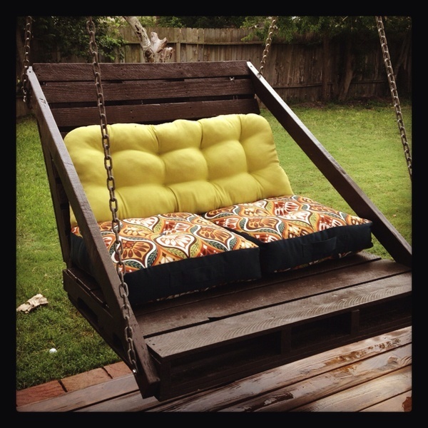 Pallet DIY Porch Swing